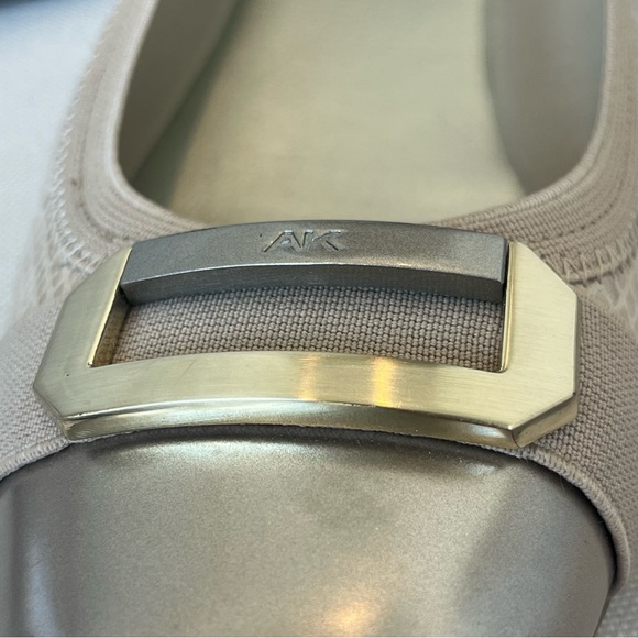 Anne Klein Women Shoe Size 11 Gold Snake Print Slip On Cap Toe Ballet Flat - Picture 8 of 10